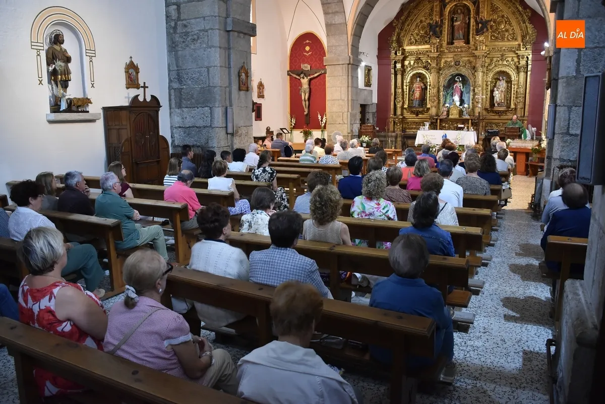 Foto 2 - Arranca entre c&aacute;nticos y vivas la novena en honor a la Virgen de la Pe&ntilde;a