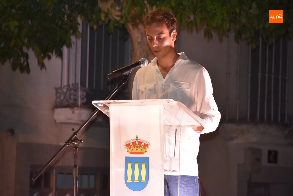 Foto 10 - Alejandro Marcos invita a apostar por el comercio local en un preg&oacute;n del Martes Chico lleno de vivencias