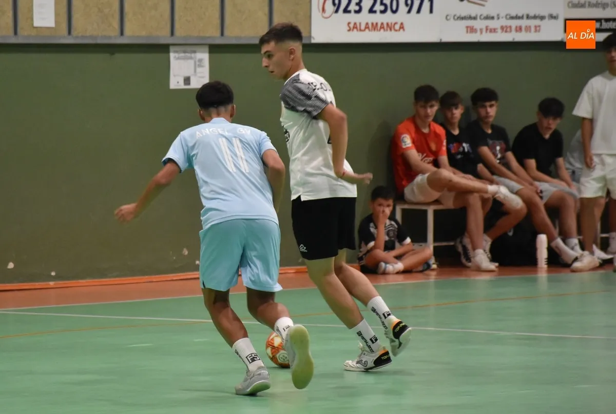 Foto 7 - Cojos FC se adjudica la 2&ordf; Junior League en un abarrotado Conde de Fox&aacute;