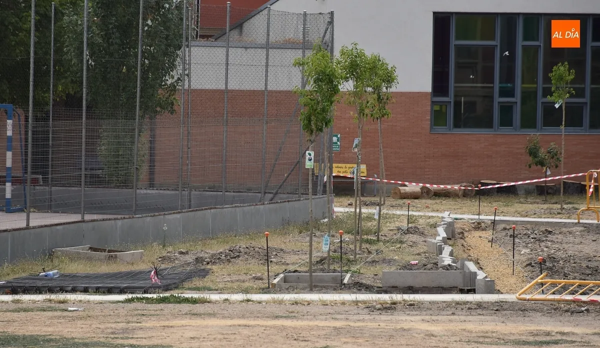 Foto 5 - En marcha la transformaci&oacute;n de dos nuevas zonas del patio del Colegio San Francisco