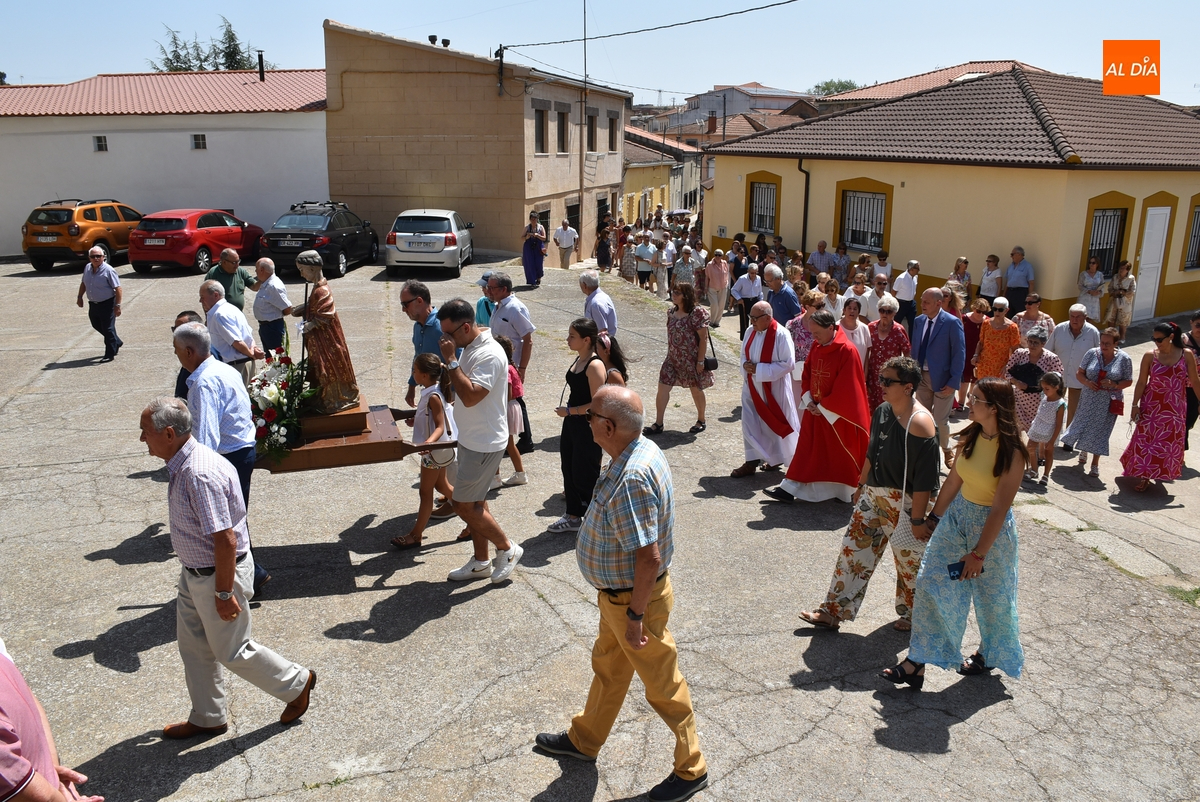 San Lorenzo procesiona de forma fugaz por las calles de El Bodón