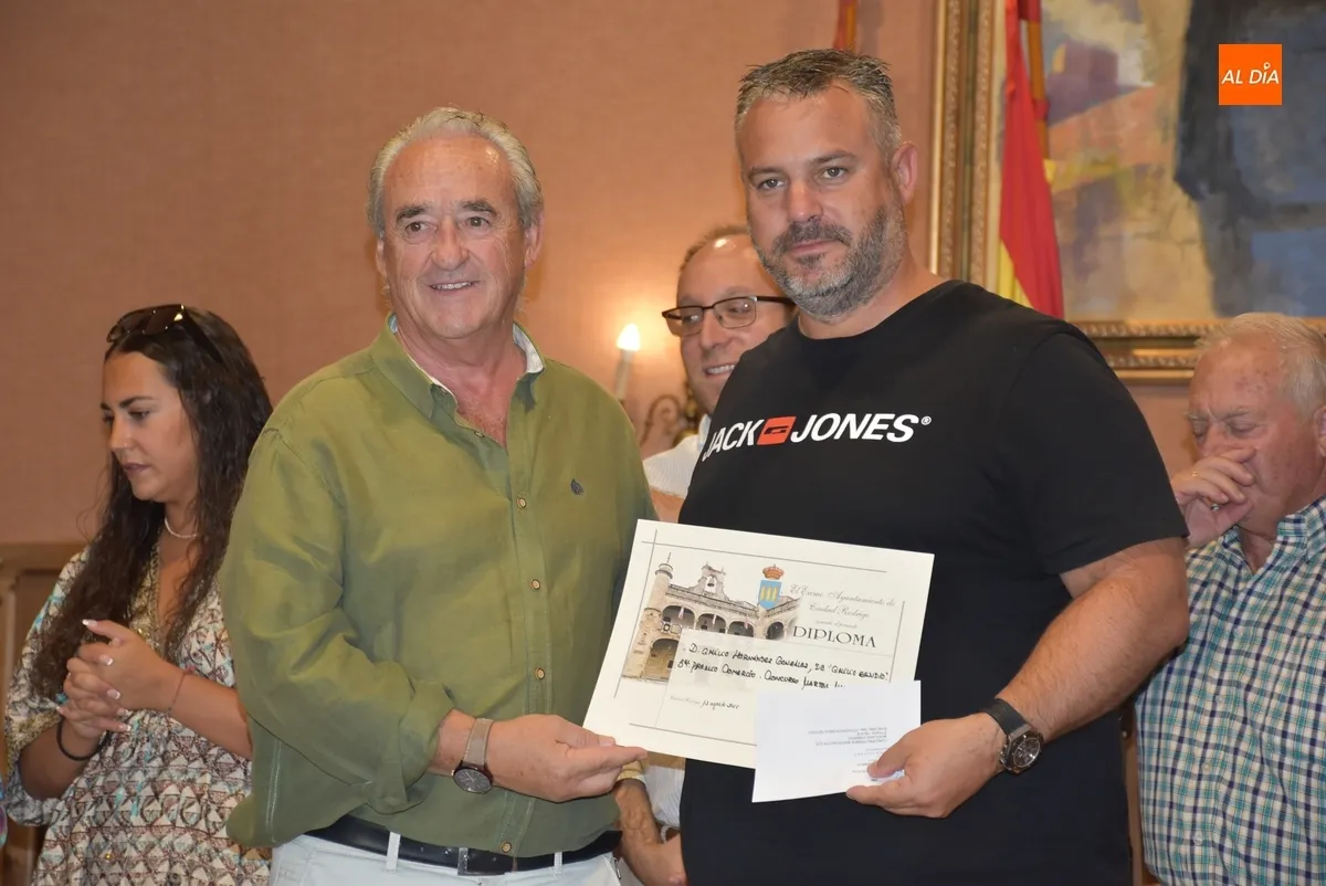 Foto 3 - Entregados los premios y menciones del Concurso del Martes Mayor