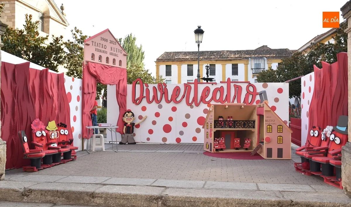 Foto 2 - Gran satisfacci&oacute;n entre los 61 integrantes (m&aacute;s las compa&ntilde;&iacute;as) de la familia del Divierteatro 2025