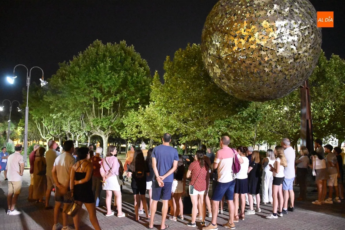 Foto 4 - M&aacute;s de medio centenar de personas se va de ruta con Astr&oacute;briga por el Sistema Solar a escala