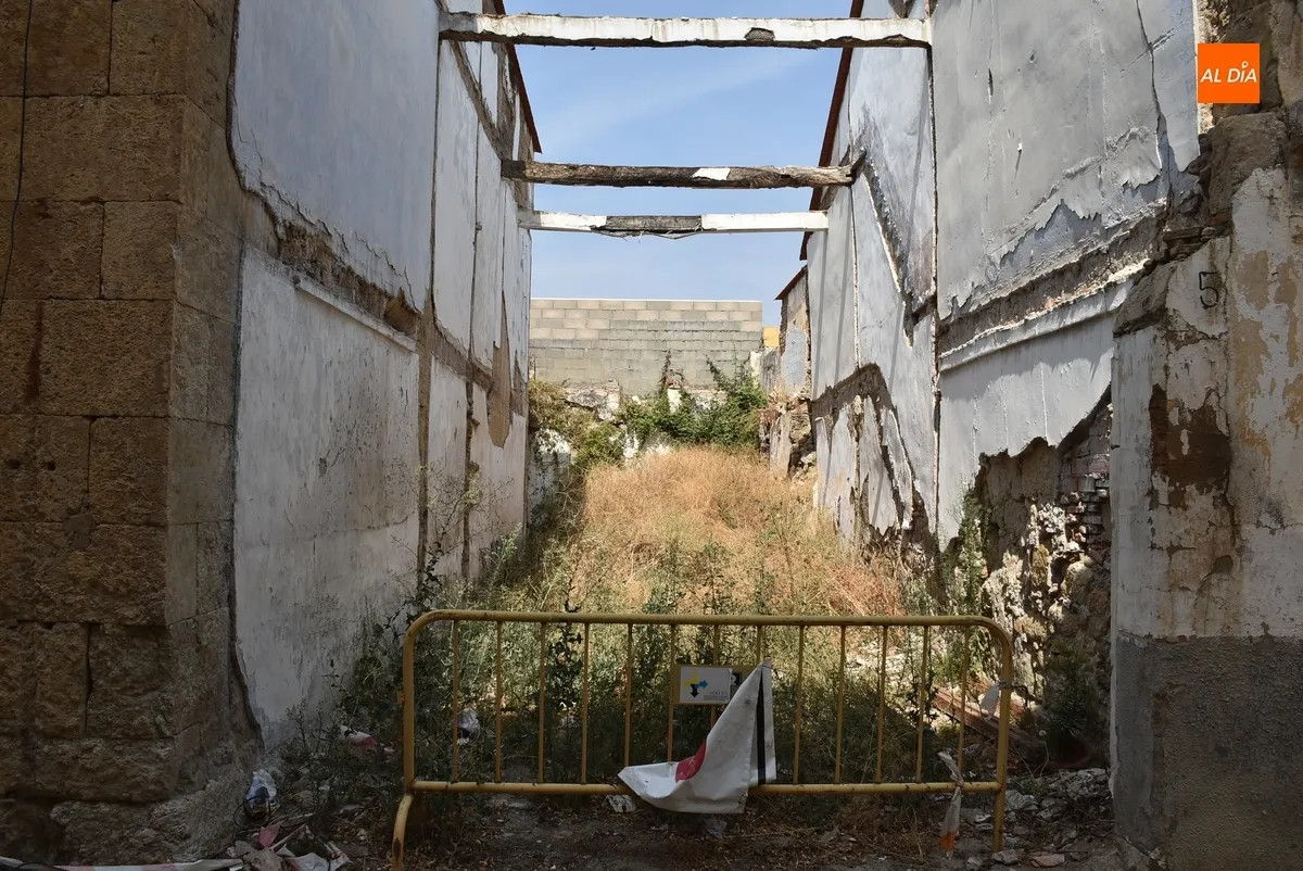 Foto 5 - Exigen por escrito la limpieza de los inmuebles en ruinas y abandonados de la calle Estacadilla