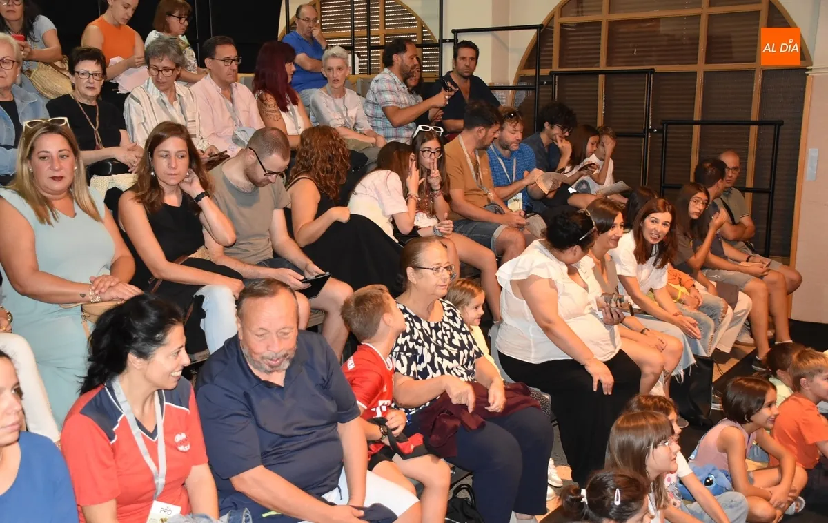 Foto 4 - El Cid se acerca a la Feria en una ma&ntilde;ana con doble estreno en la que tambi&eacute;n se jug&oacute; con los sentidos