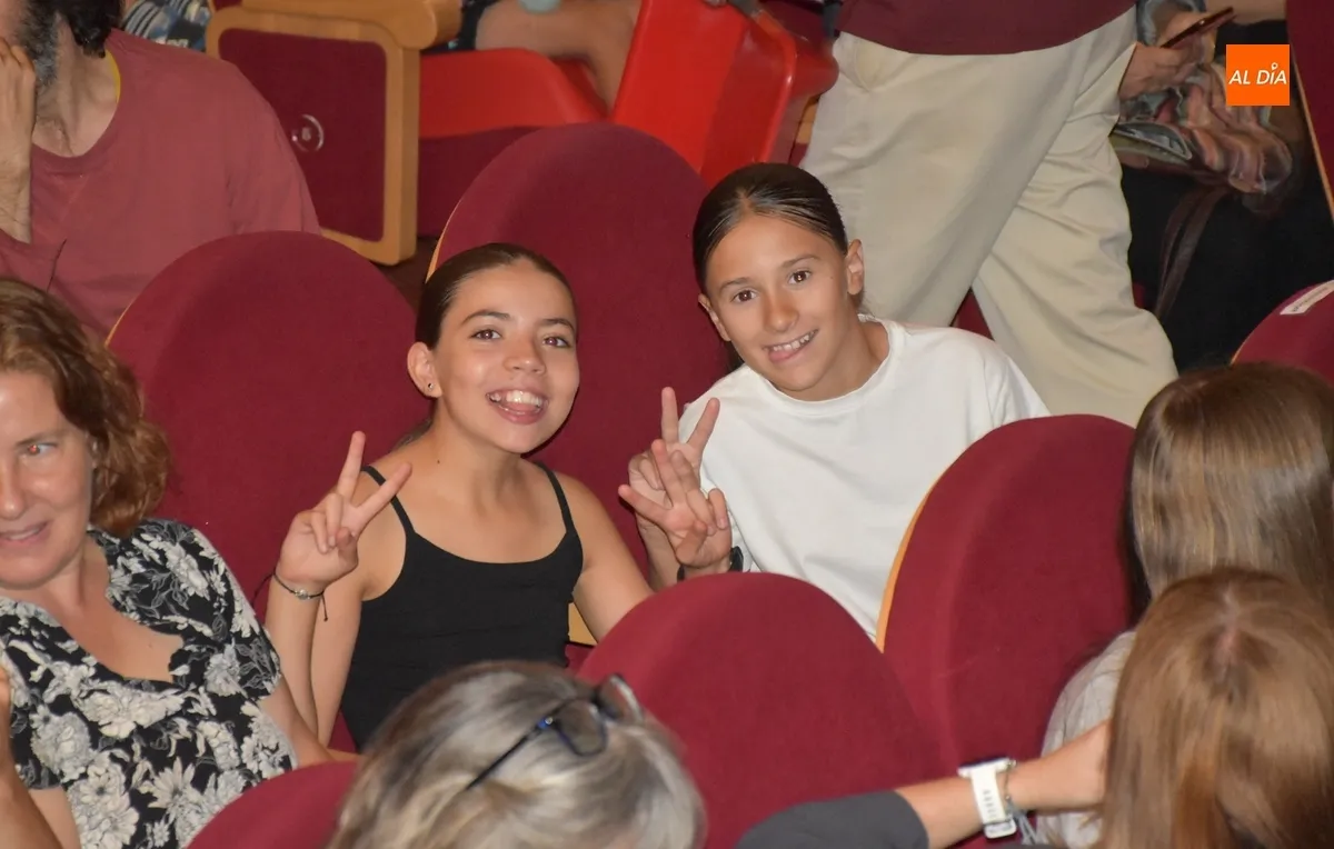 Foto 4 - Dos divertidos comediantes relatan el &lsquo;Maleficio del brujo&rsquo; para abrir el bloque infantil de la Feria