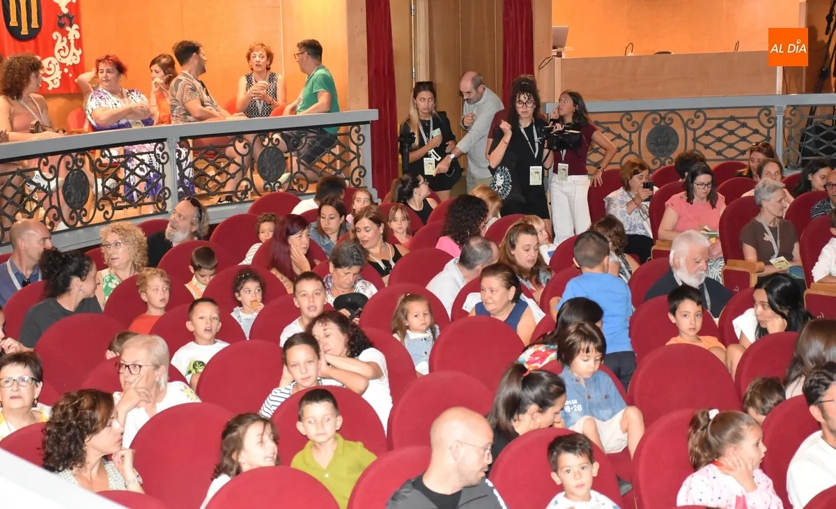Foto 7 - Dos divertidos comediantes relatan el &lsquo;Maleficio del brujo&rsquo; para abrir el bloque infantil de la Feria