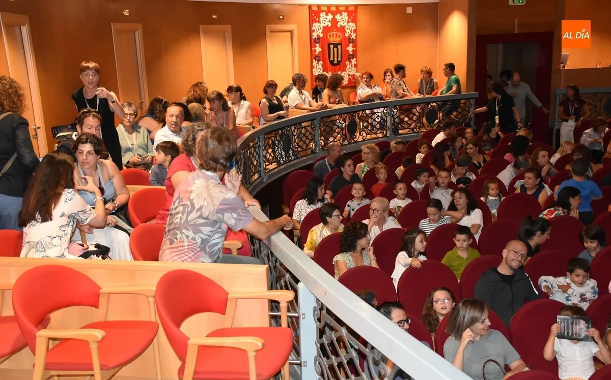 Foto 8 - Dos divertidos comediantes relatan el &lsquo;Maleficio del brujo&rsquo; para abrir el bloque infantil de la Feria