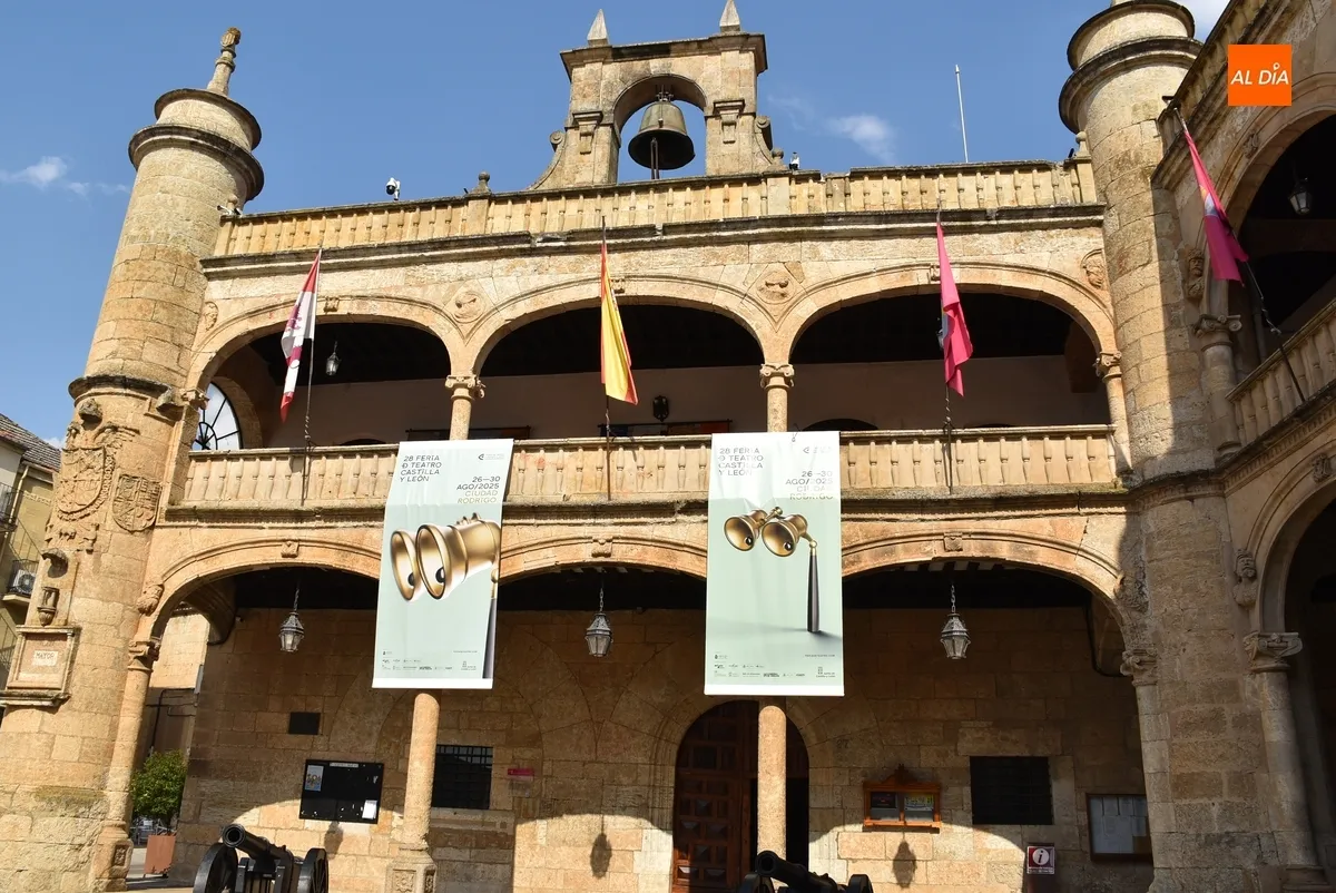 Foto 3 - El esp&iacute;ritu de la 28&ordf; Feria de Teatro asoma por la Plaza Mayor