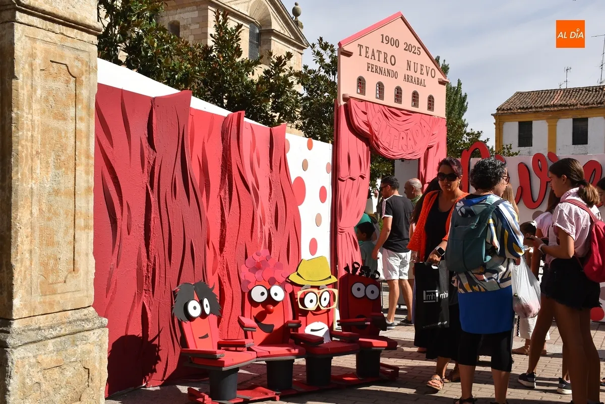 Foto 3 - L@s ni&ntilde;@s empieza a festejar con atracciones incluidas los 125 a&ntilde;os del Teatro Nuevo
