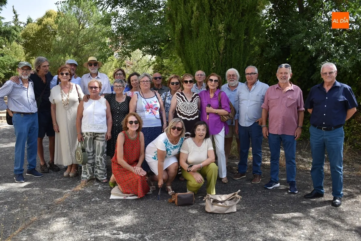 Foto 4 - La &uacute;nica promoci&oacute;n mixta de Magisterio de las Teresianas se re&uacute;ne medio siglo despu&eacute;s de acabar