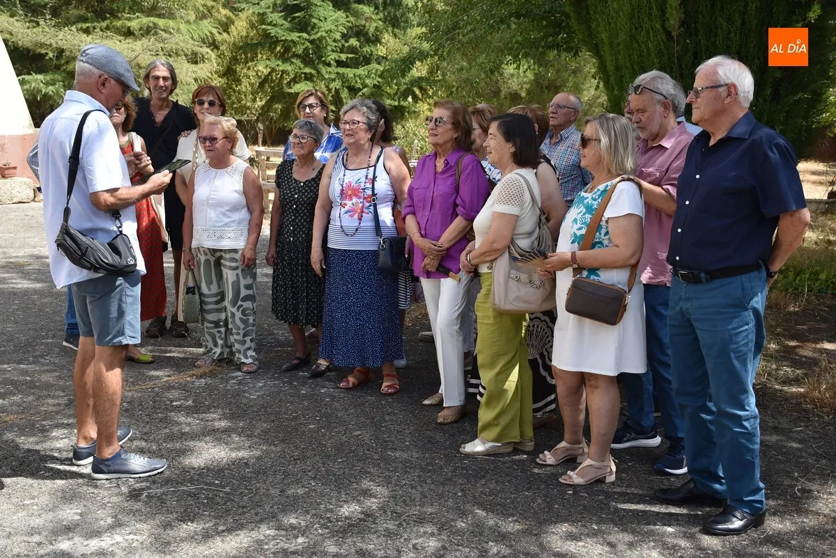 Foto 5 - La &uacute;nica promoci&oacute;n mixta de Magisterio de las Teresianas se re&uacute;ne medio siglo despu&eacute;s de acabar