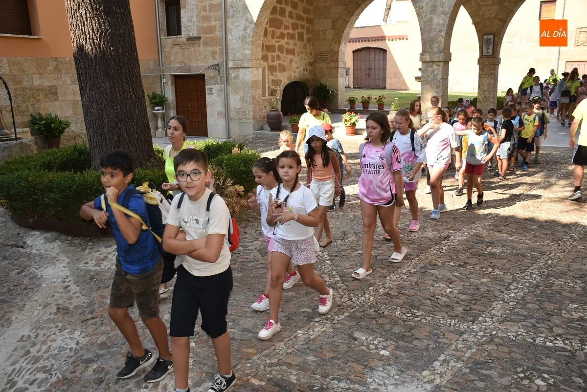 Foto 7 - Los participantes en Conciliamos descubren por dentro el Palacio Episcopal