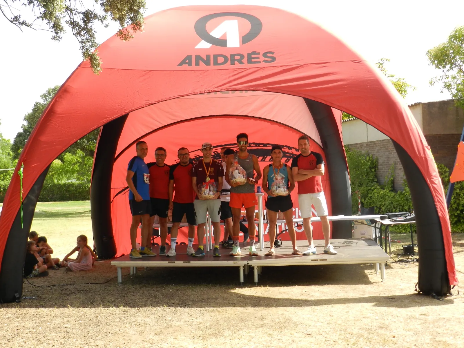 Daniel Herrero y Esther Cruz se imponen en el II Cross de las Urbanizaciones de La Rad