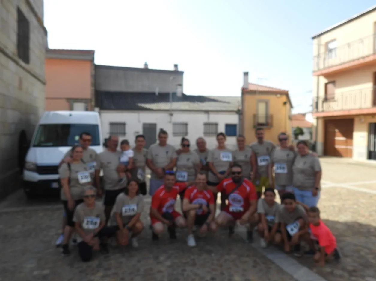 Foto 9 - El Cabaco se vuelca con la solidaridad y el deporte en su primera Carrera Popular a favor de Aerscyl