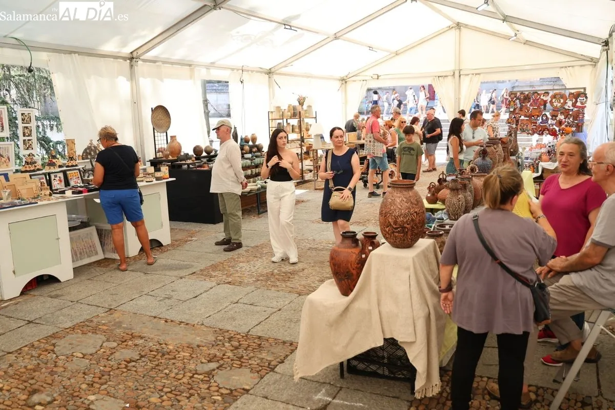 Feria del Barro en la plaza de Anaya. Foto de David Sañudo