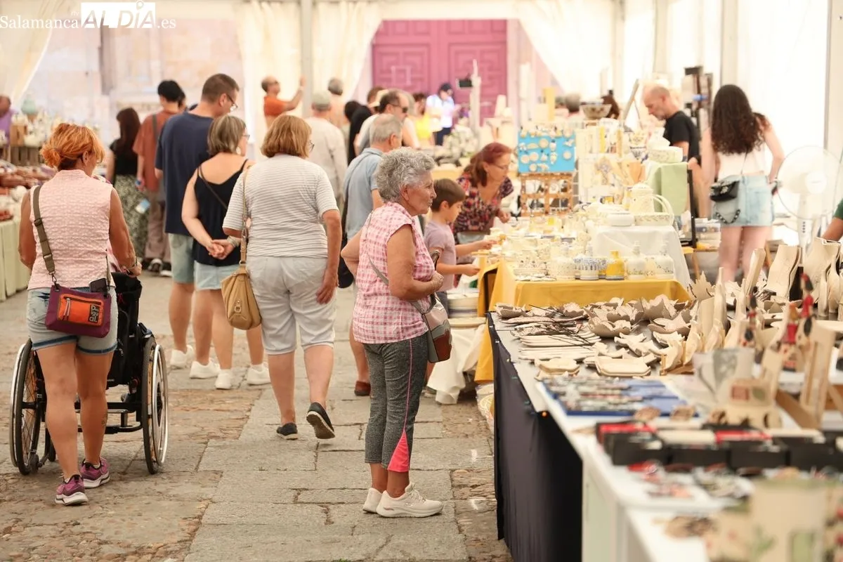 Feria del Barro en la plaza de Anaya. Foto de David Sañudo