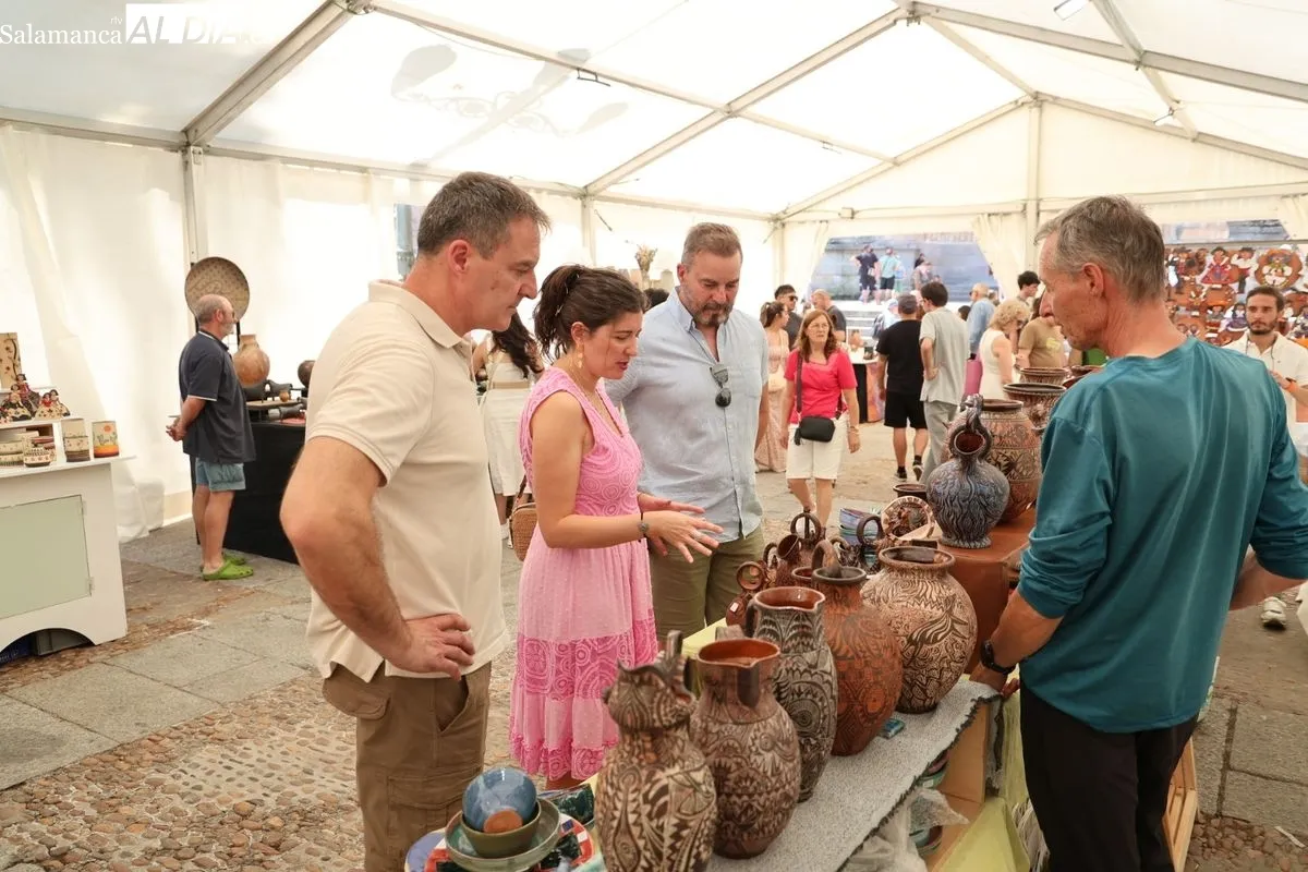 Feria del Barro en la plaza de Anaya. Foto de David Sañudo