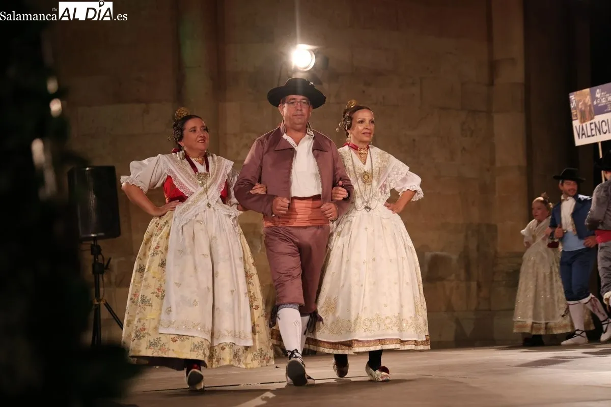 El folclore de Colombia, Valencia y Asturias se une al de Lumbrales en el Patio Chico | FOTOS: David Sañudo 