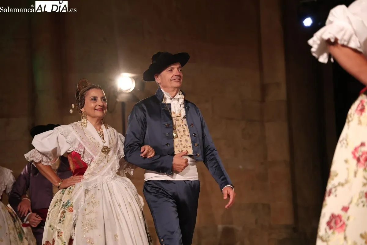 El folclore de Colombia, Valencia y Asturias se une al de Lumbrales en el Patio Chico | FOTOS: David Sañudo 