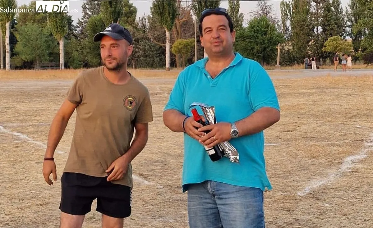 Entrega de premios del concurso de lanzamiento de azadón en Cantaracillo