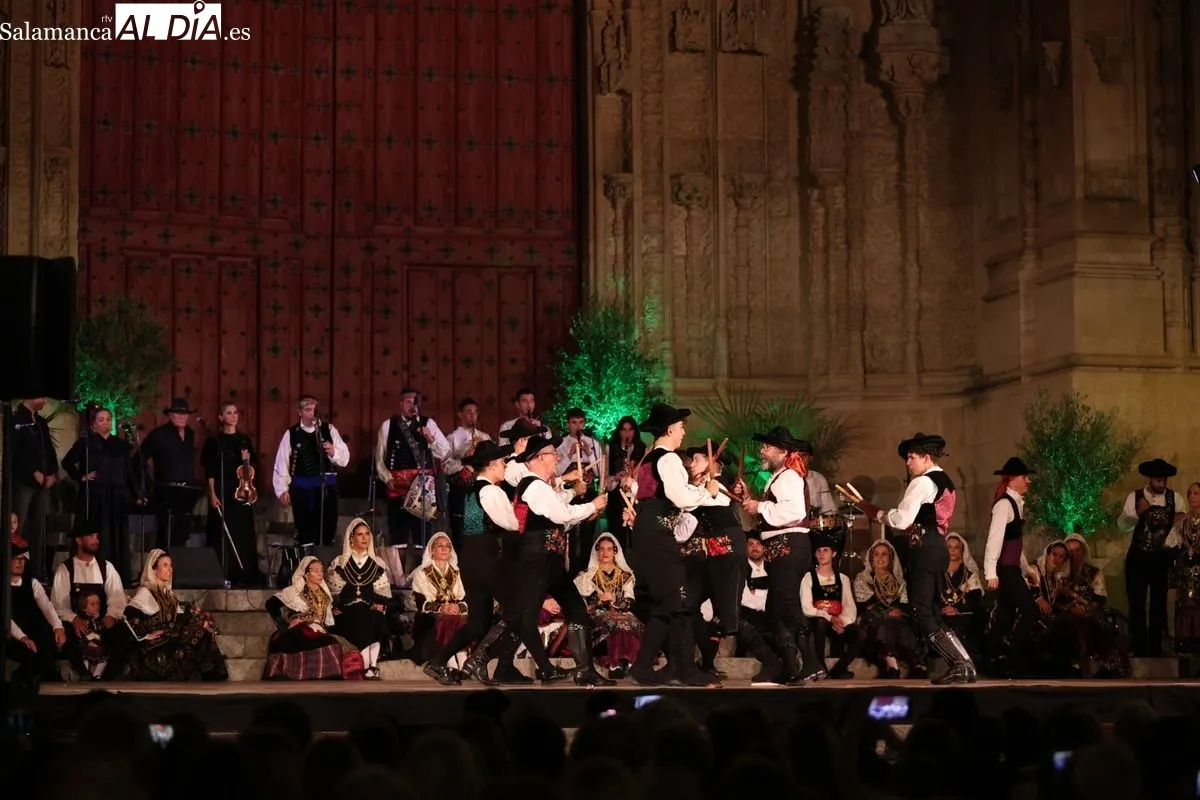 Gala de clausura del IV Festival Internacional de Folclore de Salamanca. Foto: David Sañudo