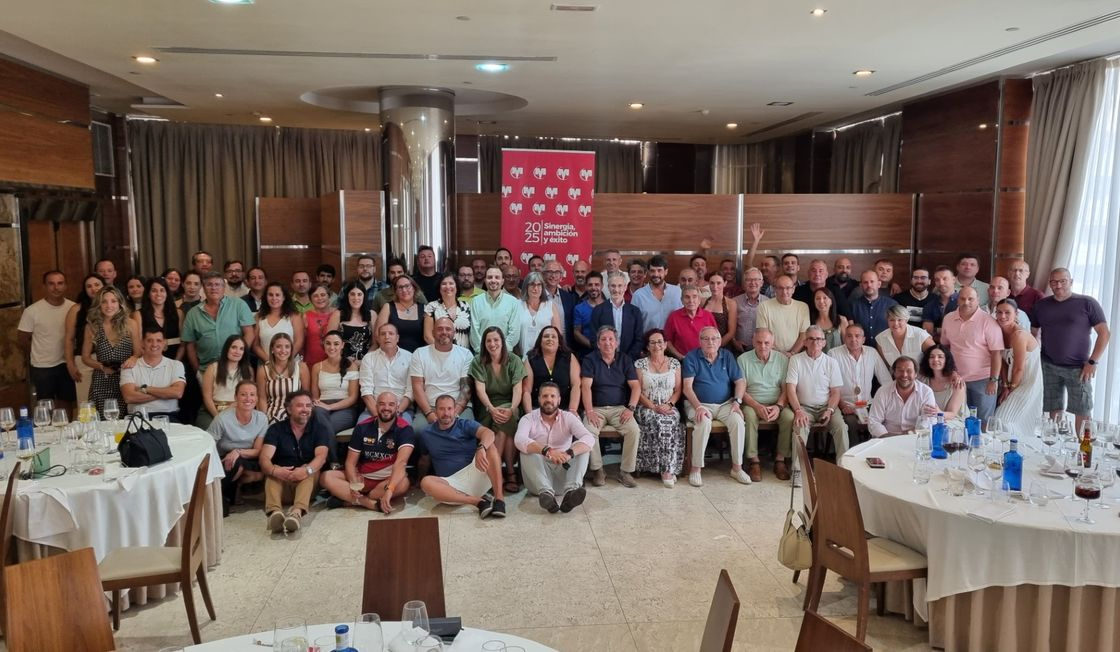Grupo Mirat celebra su patrona con un centenar de empleados