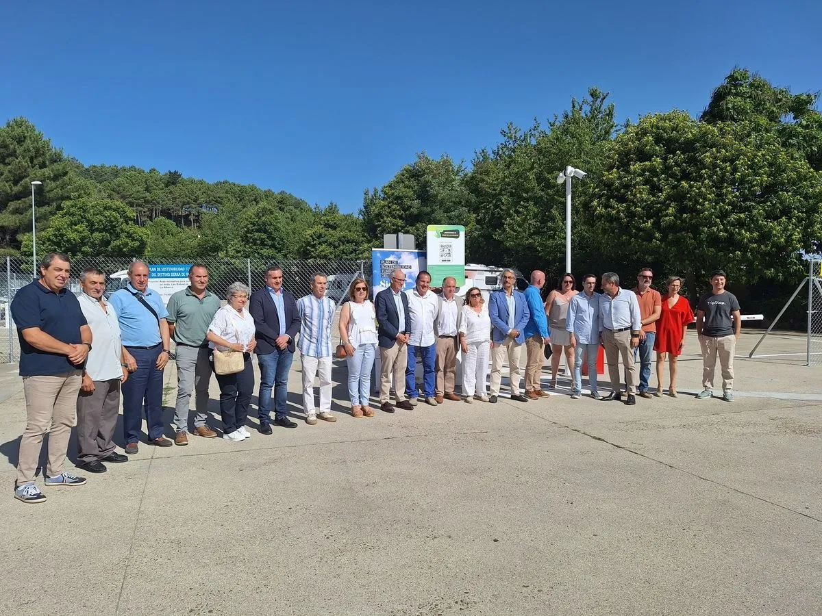 Visita al área de autocaravanas de La Alberca, un modelo pionero digital y sostenible, impulsado por la Diputación de Salamanca en el marco del Plan de Sostenibilidad Turística de la Sierra de Francia. Fotos: @Salamanca_Gob