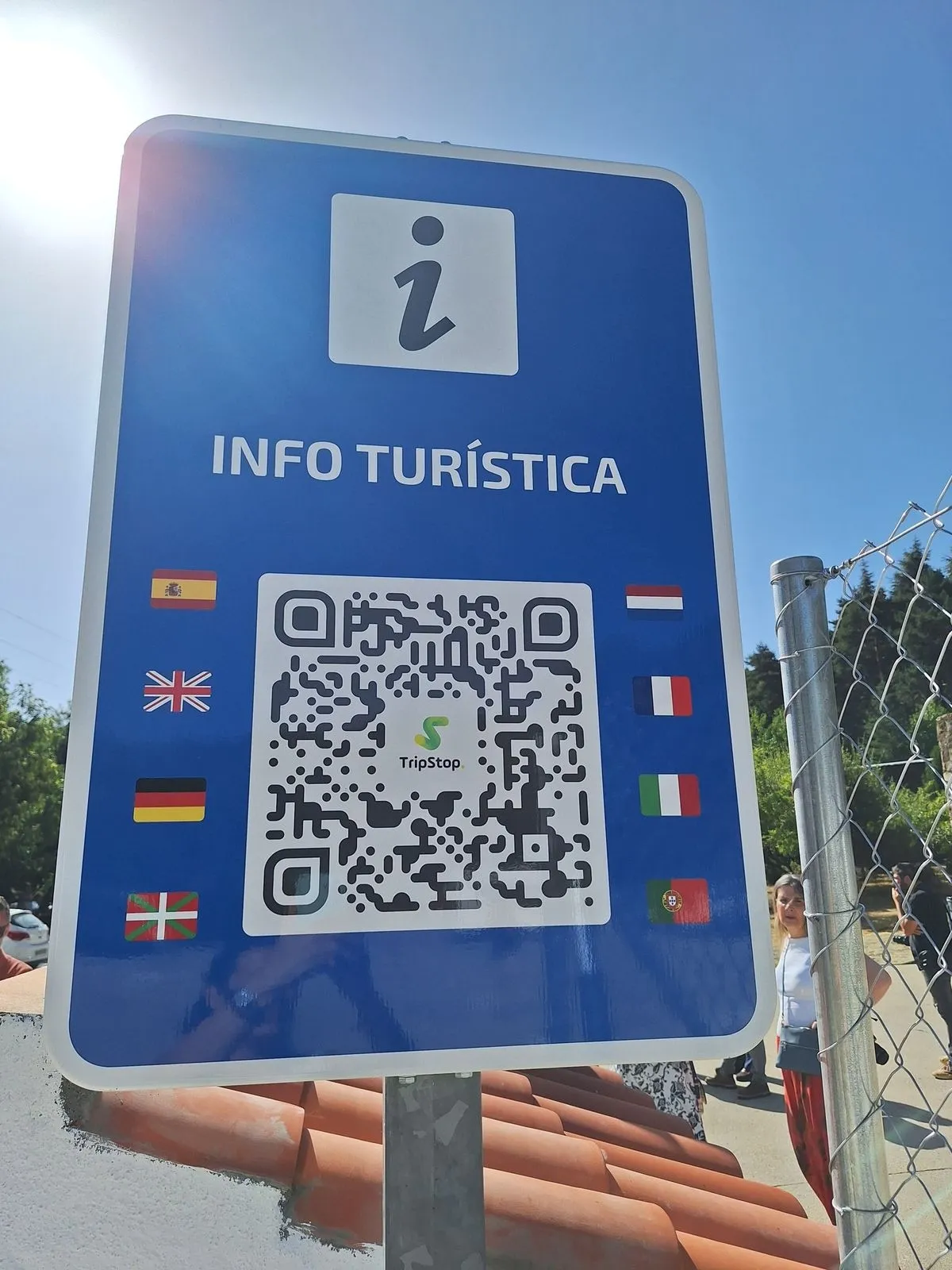 Visita al área de autocaravanas de La Alberca, un modelo pionero digital y sostenible, impulsado por la Diputación de Salamanca en el marco del Plan de Sostenibilidad Turística de la Sierra de Francia. Fotos: @Salamanca_Gob
