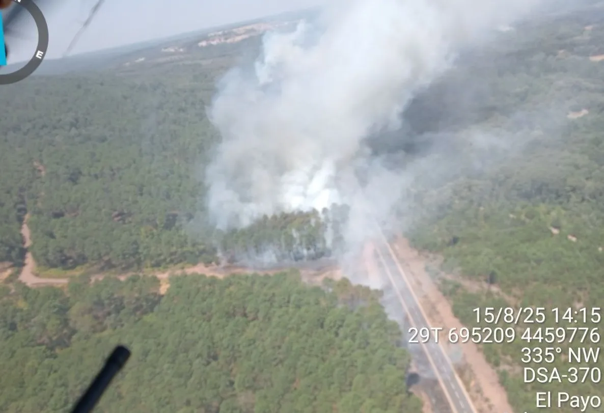 Foto 3 - El incendio de &Iacute;ndice 2 de Gravedad Potencial obliga a evacuar El Payo