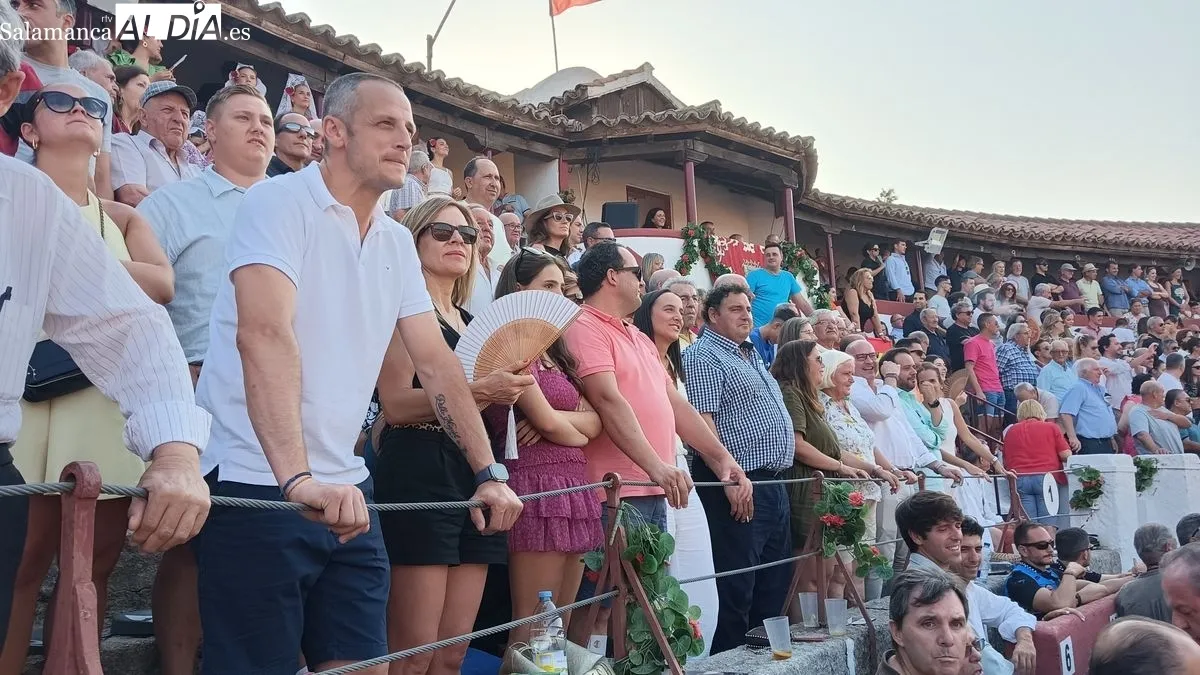 Foto 5 - V&Iacute;DEO Y FOTOS | El Capea, despedida con honores