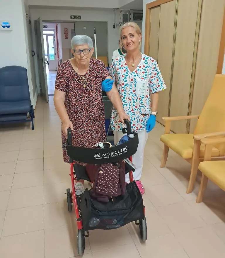 Foto 5 - Trasladados a la Residencia Mixta de Ciudad Rodrigo algo m&aacute;s de una decena de ancianos de El Payo