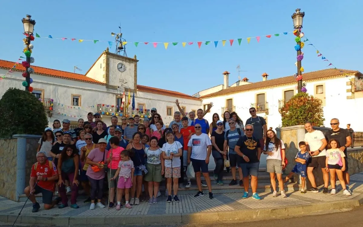 Foto 6 - La Puente Quebr&aacute; sirve de punto de encuentro a los participantes en la marcha &lsquo;Camino del Fuerte&rsquo;