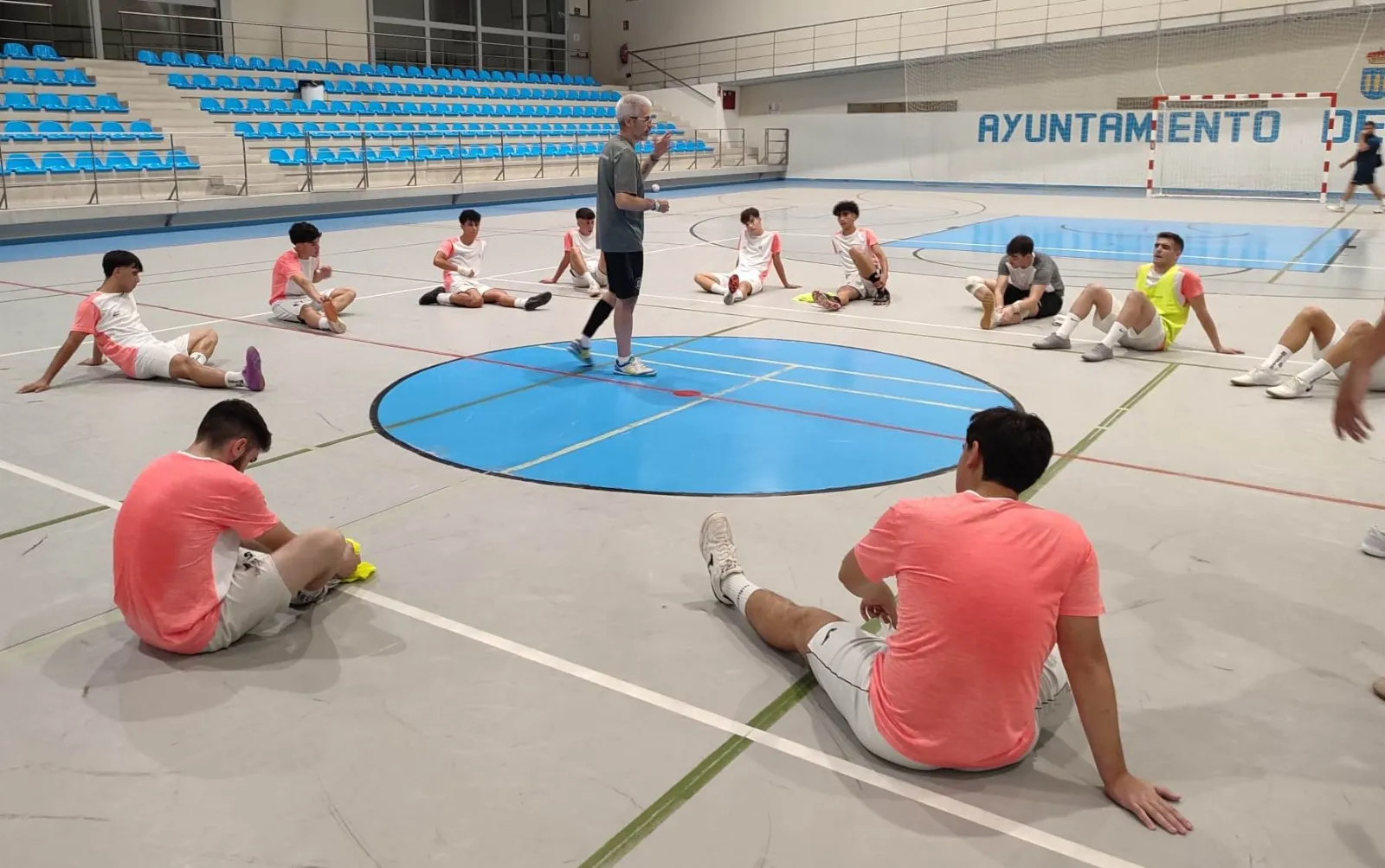 Foto 3 - El III Senior inicia su nueva era con Paco Olivares al frente