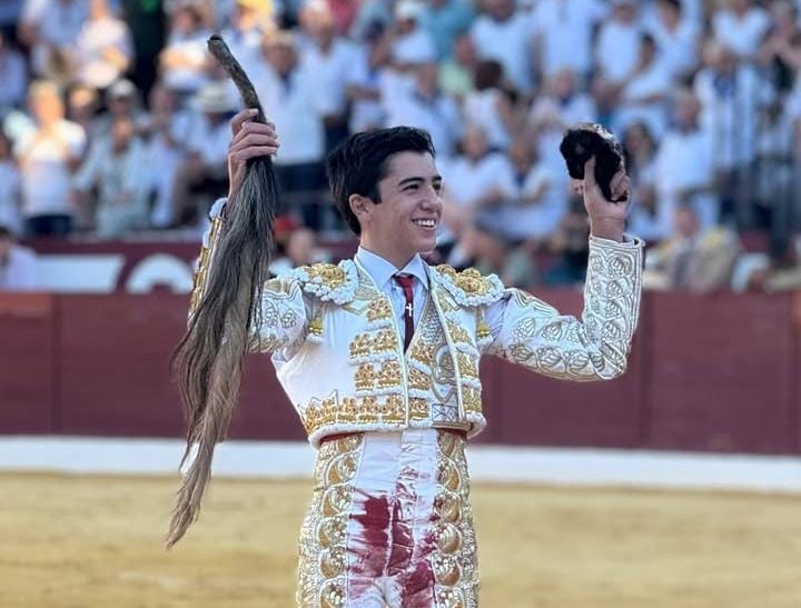 Marco Pérez triunfo tres orejas y rabo Tarazona