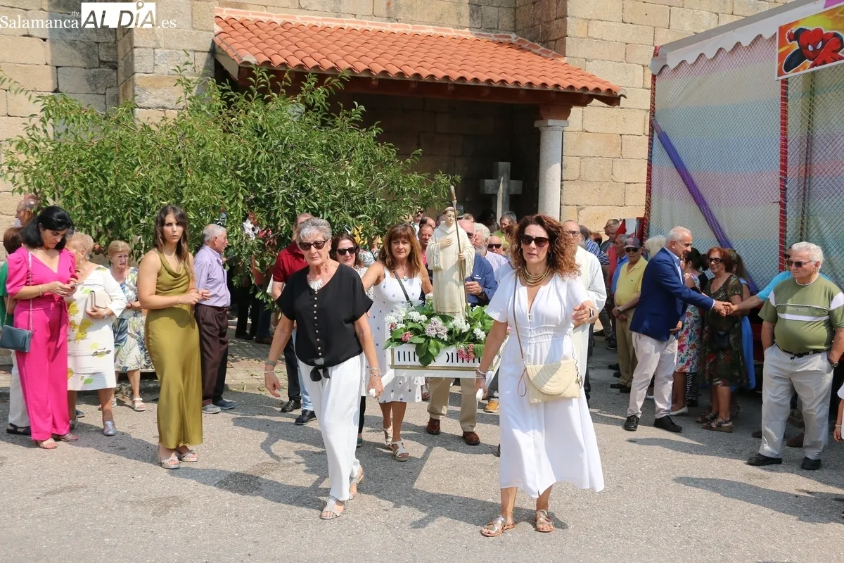 Actos religiosos y convite en honor a San Bernardo en Masueco de la Ribera / CORRAL 
