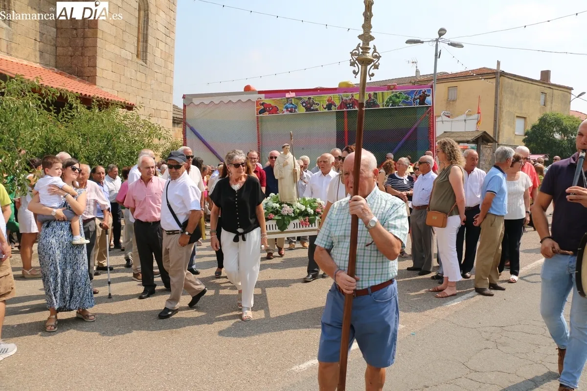 Actos religiosos y convite en honor a San Bernardo en Masueco de la Ribera / CORRAL 