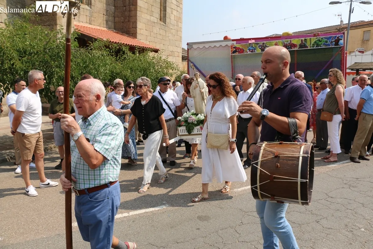 Actos religiosos y convite en honor a San Bernardo en Masueco de la Ribera / CORRAL 