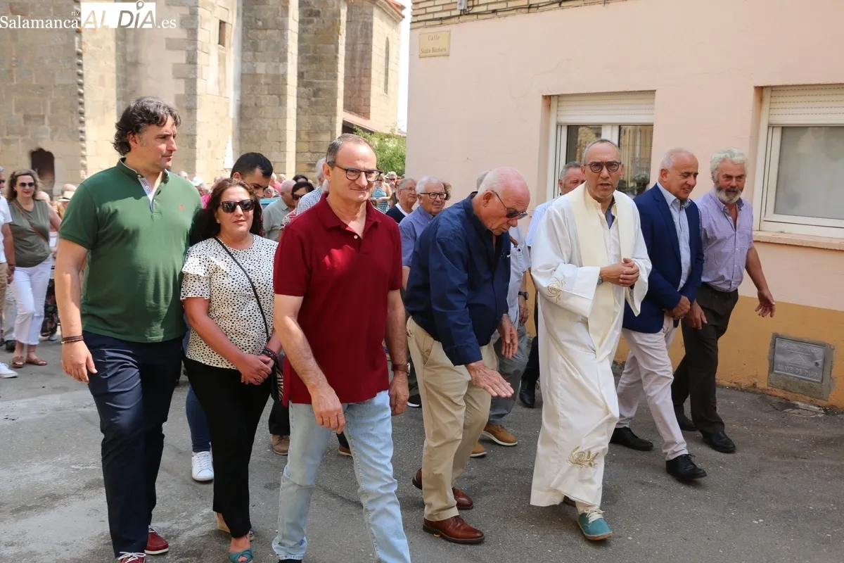 Actos religiosos y convite en honor a San Bernardo en Masueco de la Ribera / CORRAL 