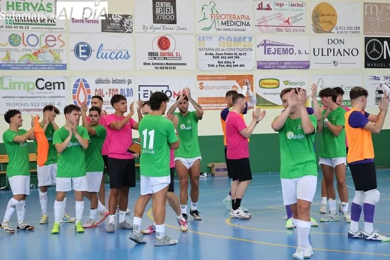 Foto 5 - Hat-trick de Juan Pi&ntilde;a y remontada del Piensos Dur&aacute;n Albense para conquistar el Trofeo Villa de Alba de Tormes