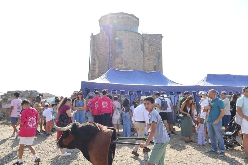 Foto 5 - Desayuno y encierro infantil en el Castillo de los Duques de Alba