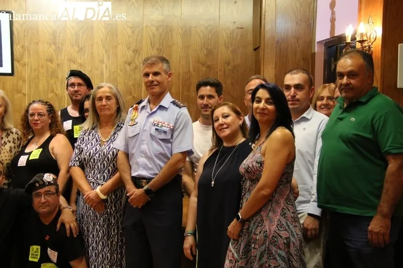 Foto 8 - The Vikis repasan 40 a&ntilde;os de historia en un emotivo preg&oacute;n que abre las fiestas de Alba de Tormes