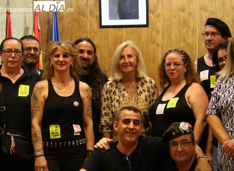 Foto 5 - The Vikis repasan 40 a&ntilde;os de historia en un emotivo preg&oacute;n que abre las fiestas de Alba de Tormes