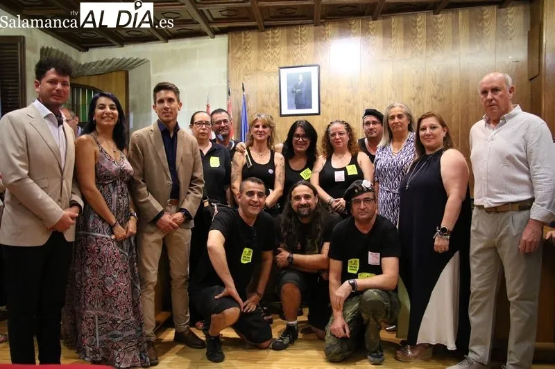 Foto 4 - The Vikis repasan 40 a&ntilde;os de historia en un emotivo preg&oacute;n que abre las fiestas de Alba de Tormes