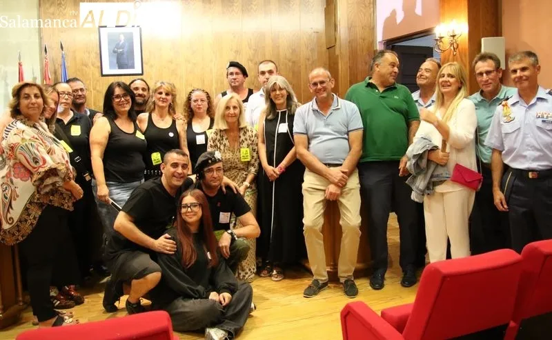Foto 3 - The Vikis repasan 40 a&ntilde;os de historia en un emotivo preg&oacute;n que abre las fiestas de Alba de Tormes