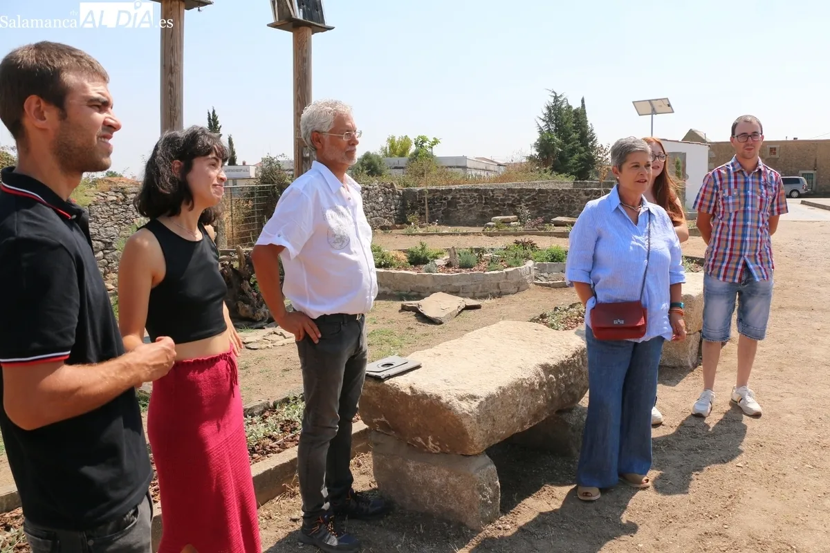El curso ha servido para formar y emplear a ocho personas y embellecer tres zonas de Villavieja / CORRAL