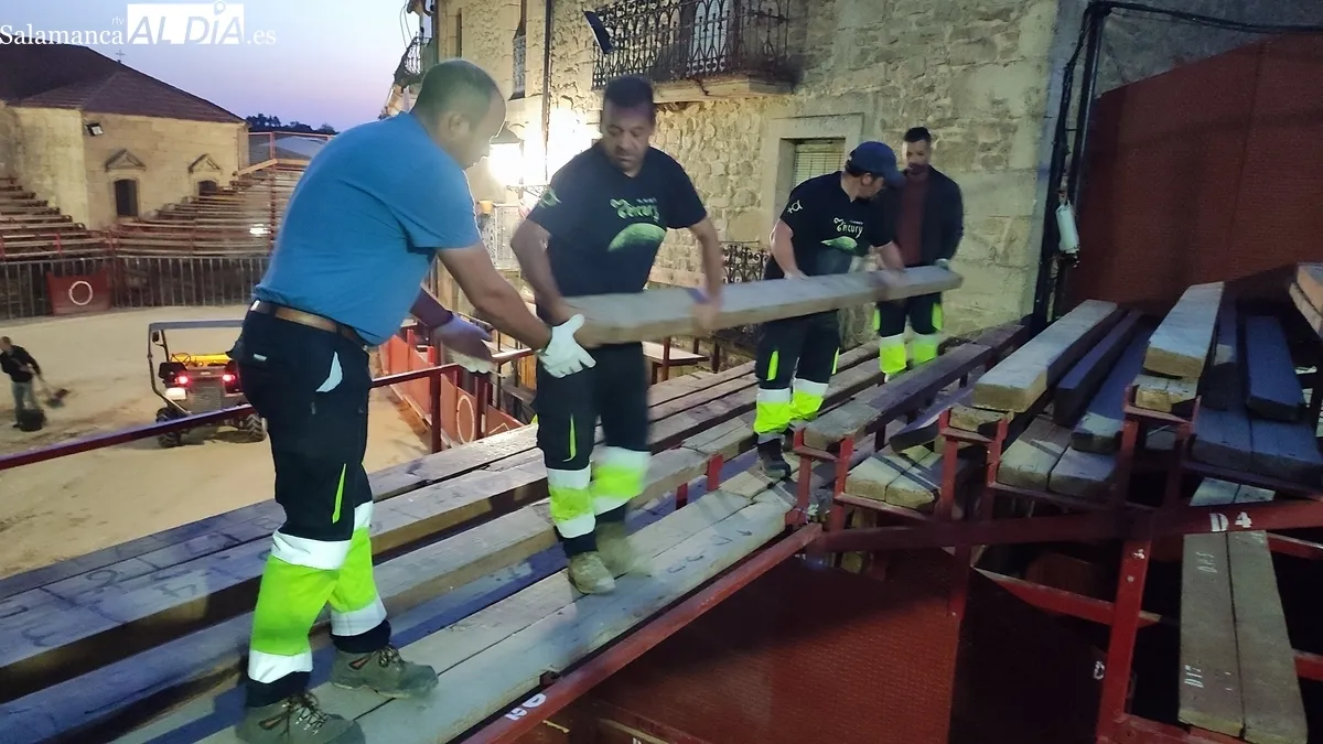Accidentado y peligroso encierro de Valdeflores en Aldeadávila de la Ribera / CORRAL