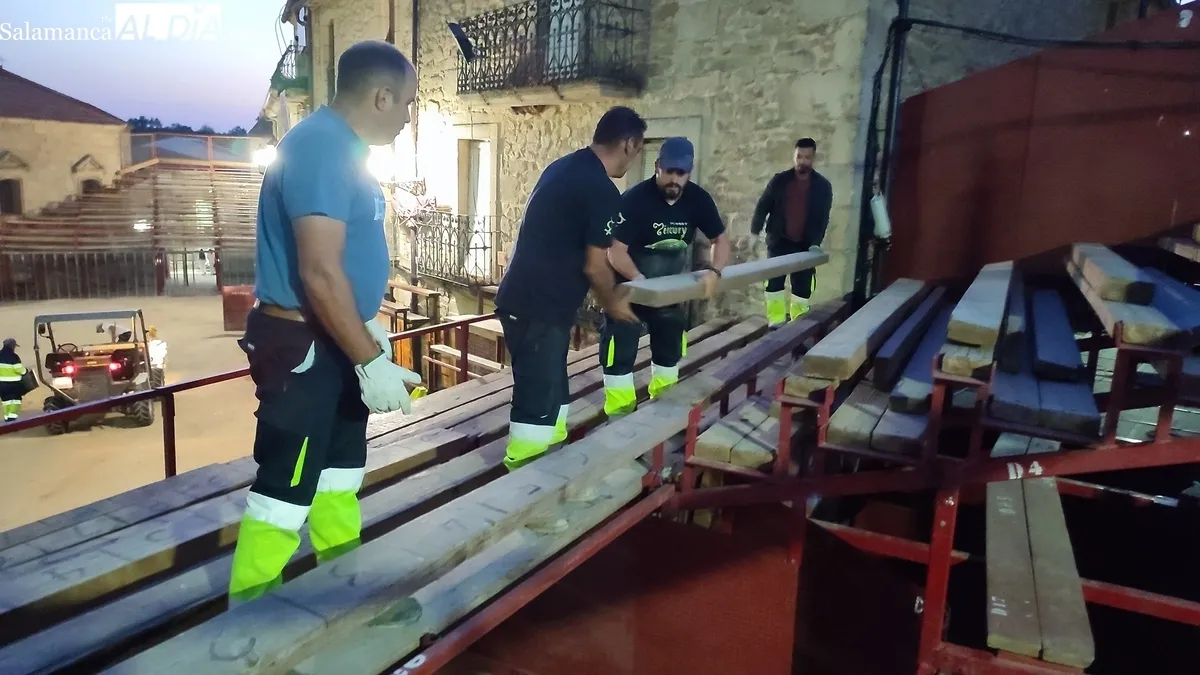 Accidentado y peligroso encierro de Valdeflores en Aldeadávila de la Ribera / CORRAL