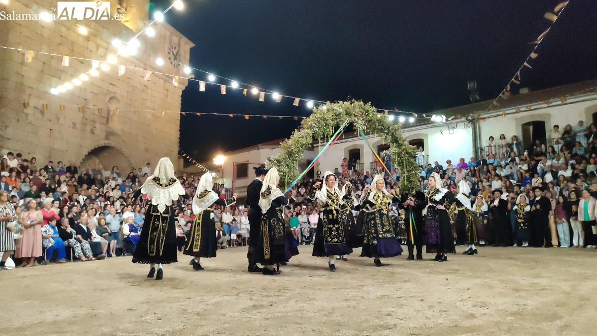 Fiestas en Villavieja de Yeltes, baile del cordón